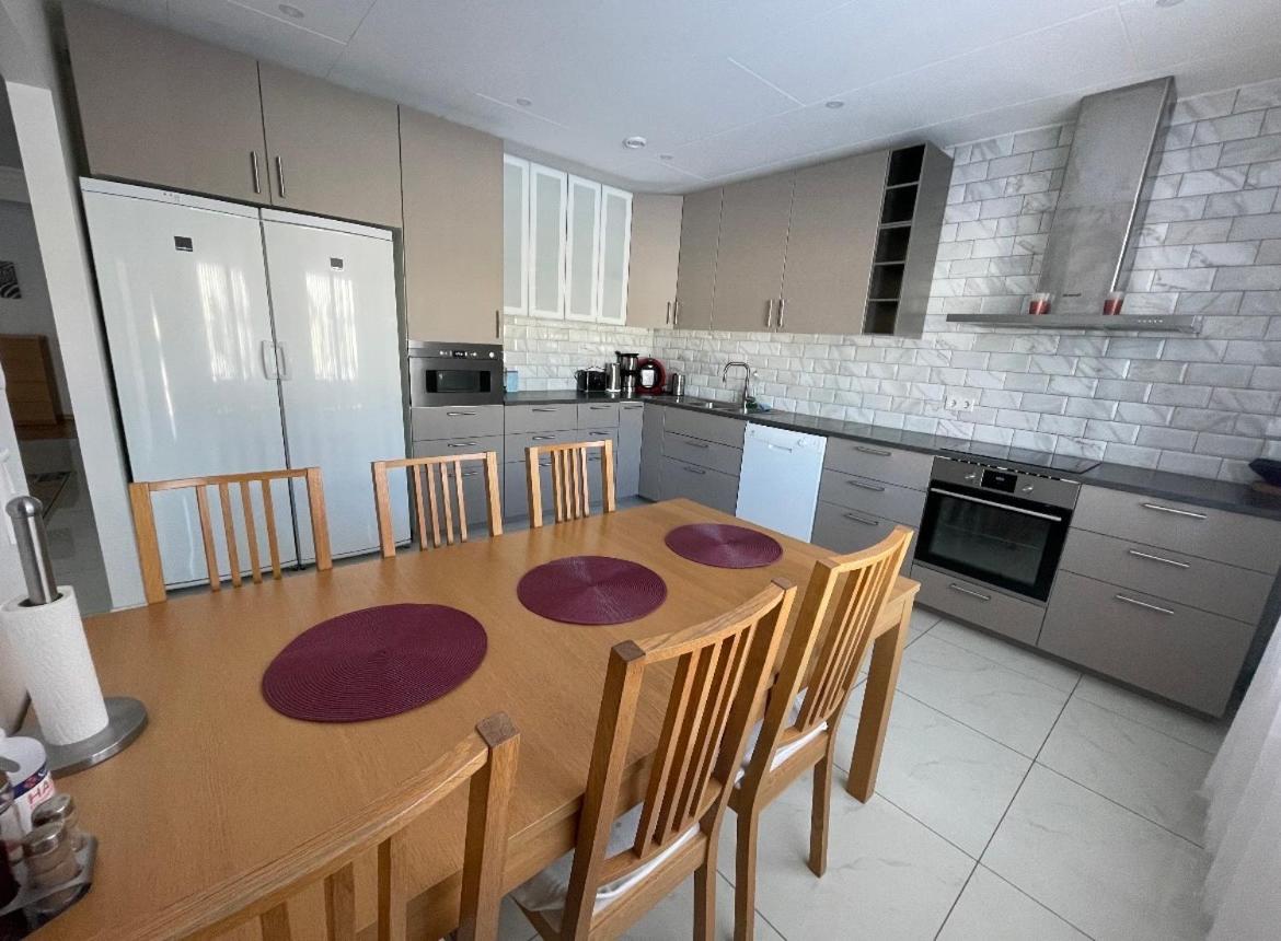 Beautiful Terraced House With Private Parking Βίλα Σάντβικεν Εξωτερικό φωτογραφία